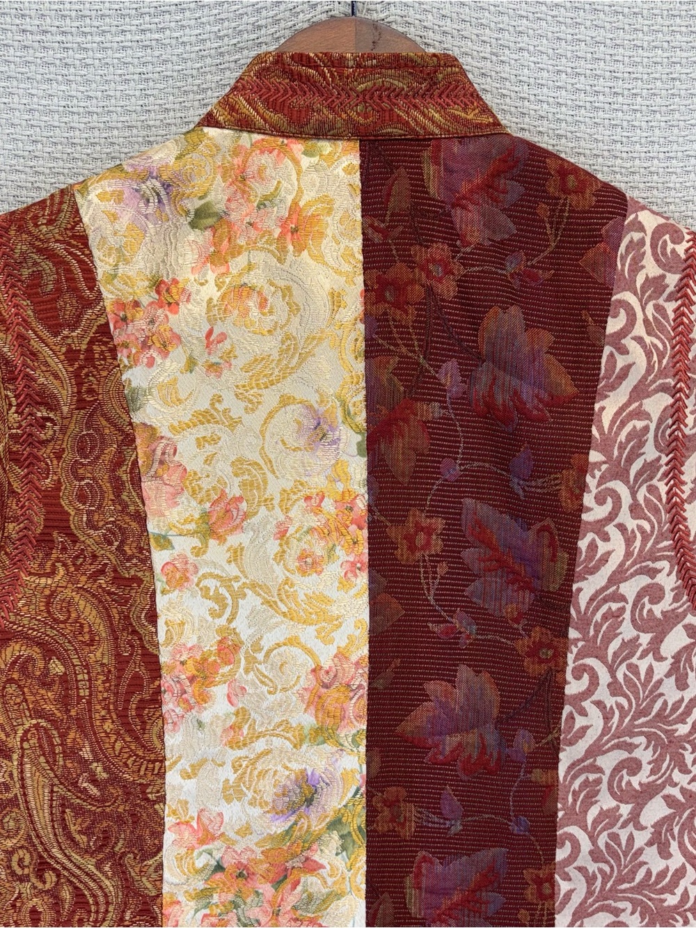 Patchwork Vest Burgundy Gold Hook Closure Sz Med Coldwater Creek Boho Artisan - Picture 8 of 10